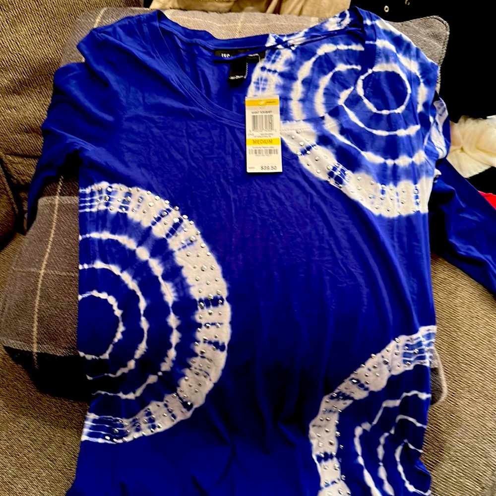 Inc medium top with tag